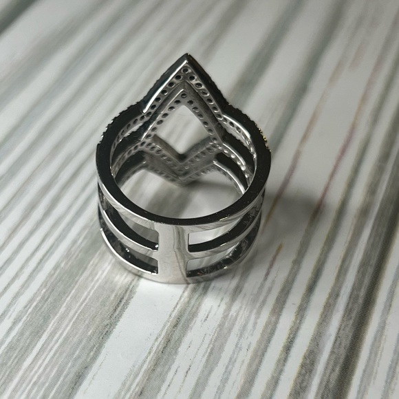 Lisa Freede Silver Sparkly Triangle Architectural Ring, Size 6 - Picture 4 of 5